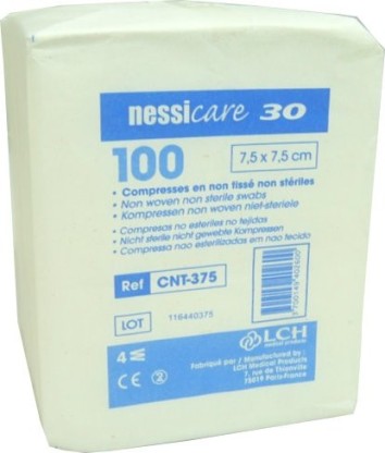100 COMPRESSES NON TISSE NON STERILES 7.5CM X 7.5CM